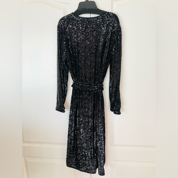 DIANE VON FURSTENBERG
MELINA BELTED SEQUINED STRETCH-MESH DRESS - Picture 14 of 16